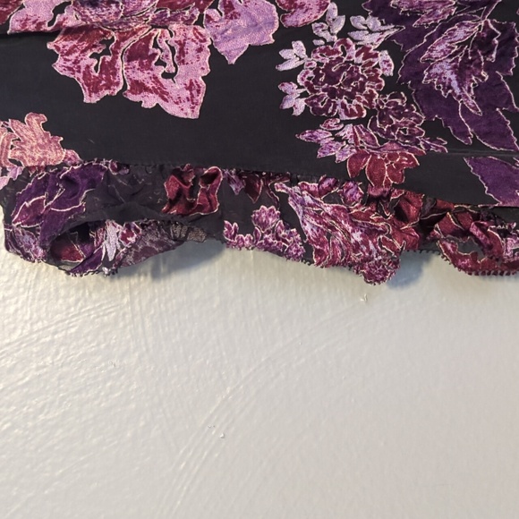 White House Black Market Ruffle And Velvet Pink Black Floral Blouse Wimseygoth S - Picture 7 of 10